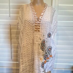 Like New Johnny Was White Linen Top with Floral Embroidery medium